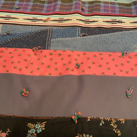 Handmade Vintage Farmhouse Quilt 72 x 86" - Picture 6 of 10